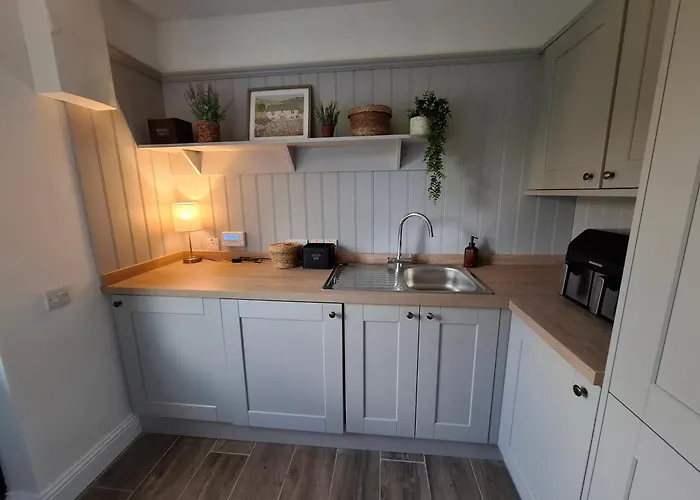 Teach Annie Feriehus *